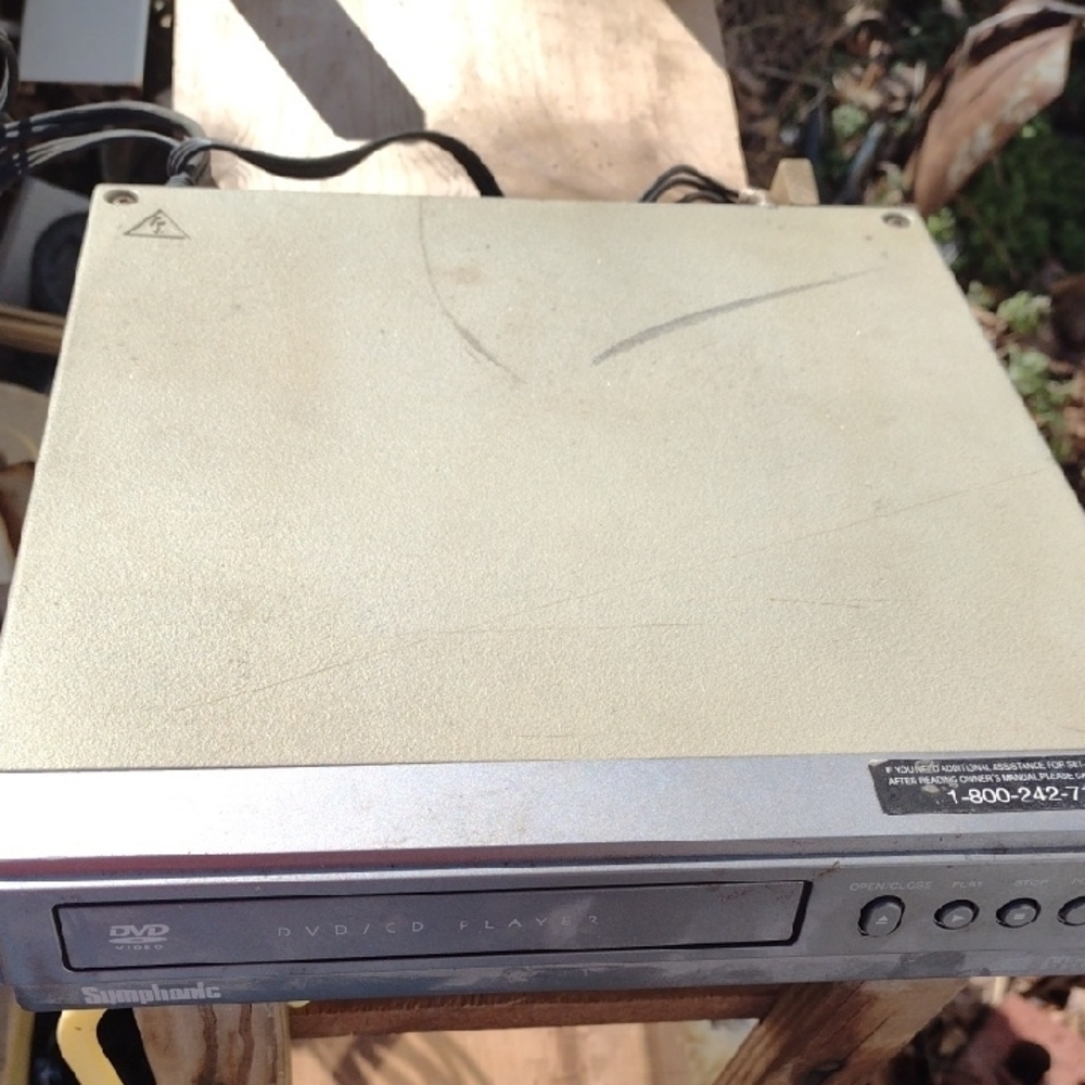 Symphonic DVD/CD Player in Silver and Gray